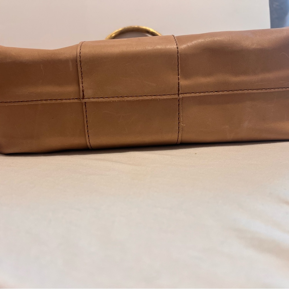 Raven + Lily Tan Shoulder Bag with Gold Ring Handles - Picture 6 of 6